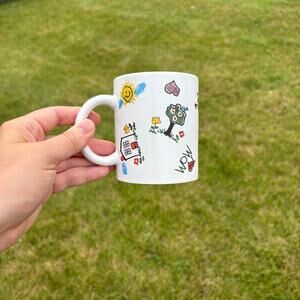Childlike doodle pattern I Love Mom Mug